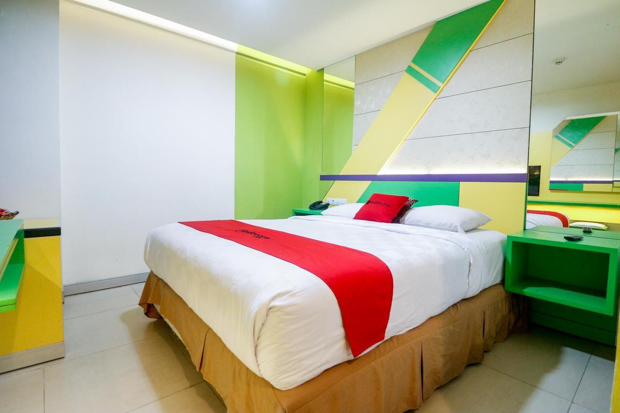Reddoorz Plus Near Universitas Lambung Mangkurat Banjarmasin  Buitenkant foto